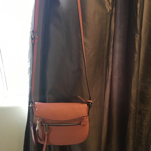 Pink Vince Camuto crossbody purse - Picture 1 of 3